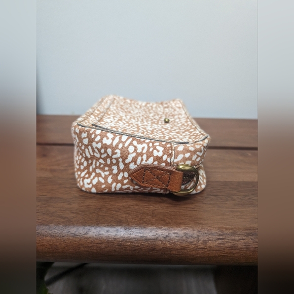 Madewell Crossbody Bag - Picture 6 of 9